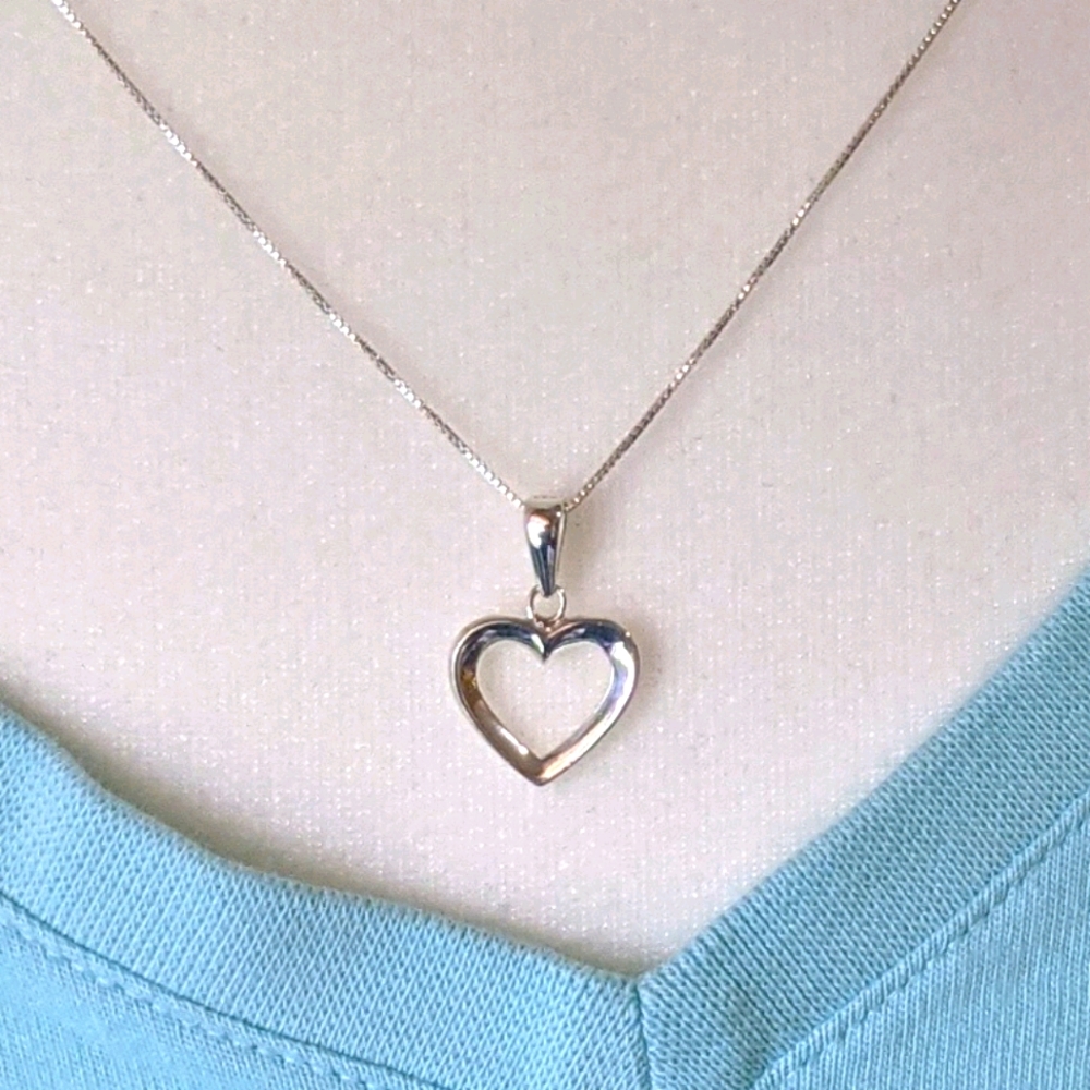 Sterling silver sweet heart necklace